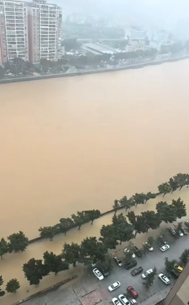 暴雨紅色預(yù)警！